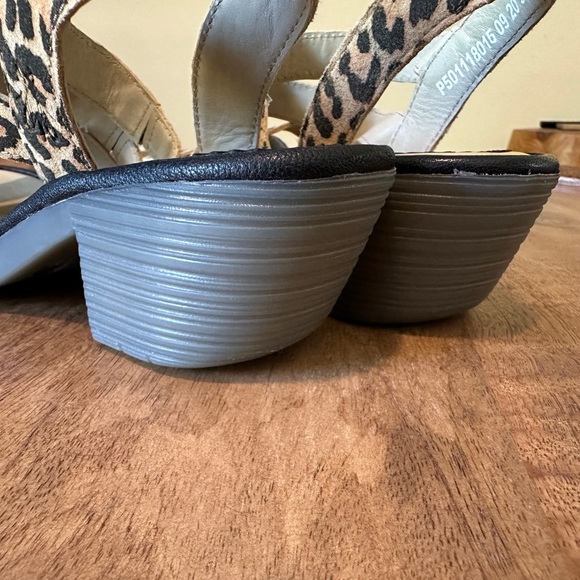 NWT Fly London Womens Leopard Sandals Open Toe Chunky Sole Tan Black Sz 9 EU 39 - Picture 5 of 5